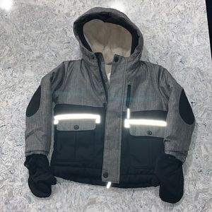 Like new! Boys Cat & Jack winter coat with attached mittens and reflectors. 3T